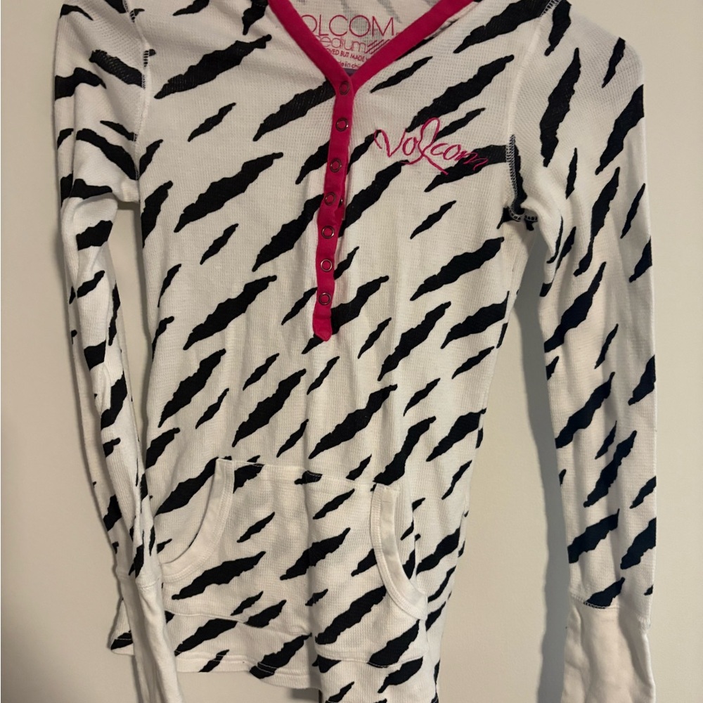 Volcom hooded shirt